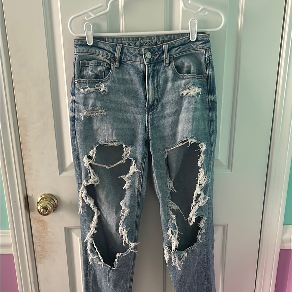 American Eagle Outfitters Light Blue Distressed Boyfriend Jeans